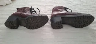 Botas de cuero burdeos con cordones