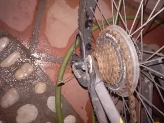 Bicicleta infantil gris