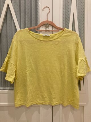 Camiseta manga volante Zara