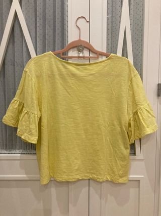 Camiseta manga volante Zara