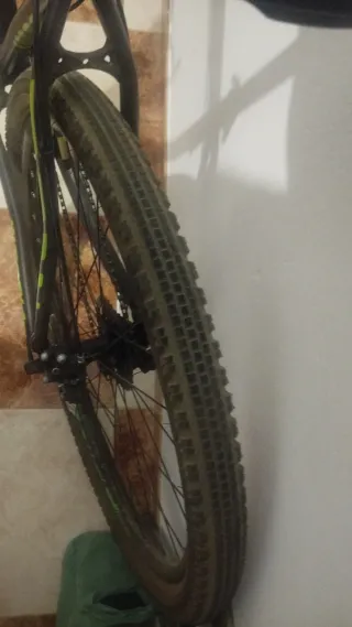 Bicicleta de Montaña Vitoria Negra y Verde