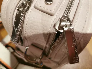 Bolso Pepe Jeans beige/crudo. 24x17x10cm