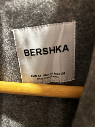 Abrigo gris Bershka