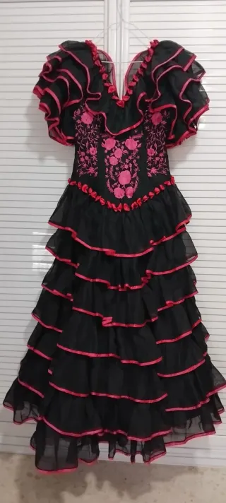 Traje Flamenca Negro Bordado Rosa