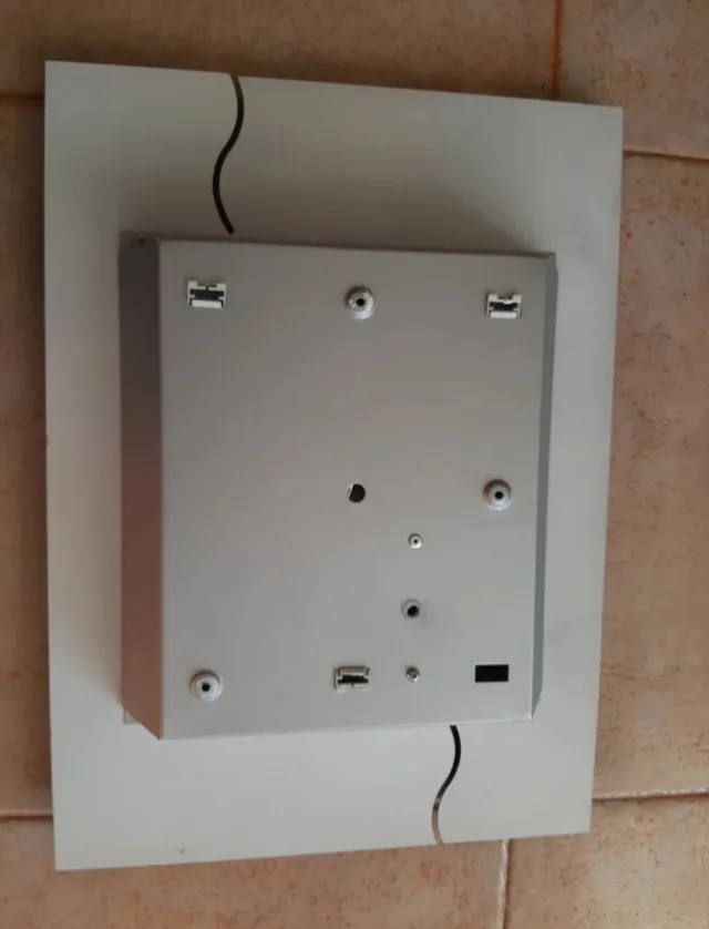 Plafón moderno negro y blanco