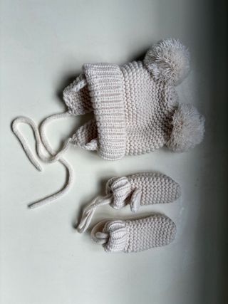 Gorro y manoplas lana beige
