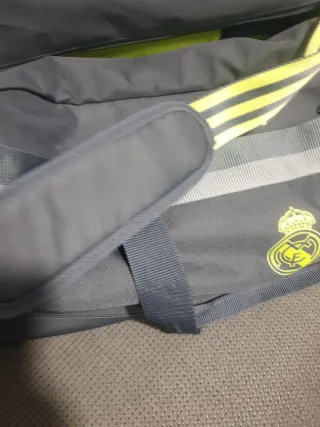 Bolsa de deporte Real Madrid.