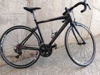 Bicicleta de carretera MEGAMO
