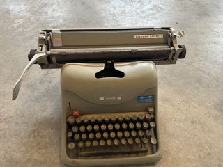 Máquina de escribir Hispano Olivetti Lexicon 60