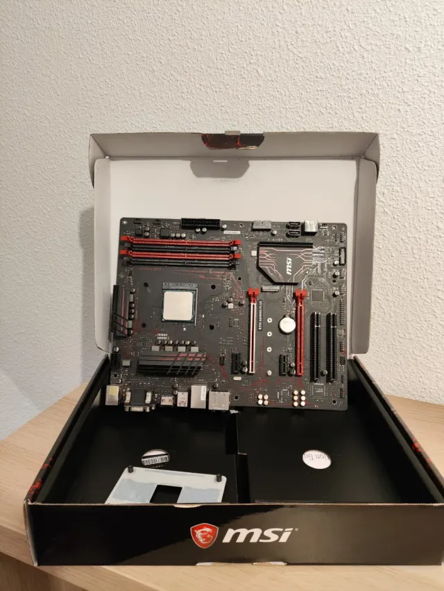 Placa Base MSI y Procesador