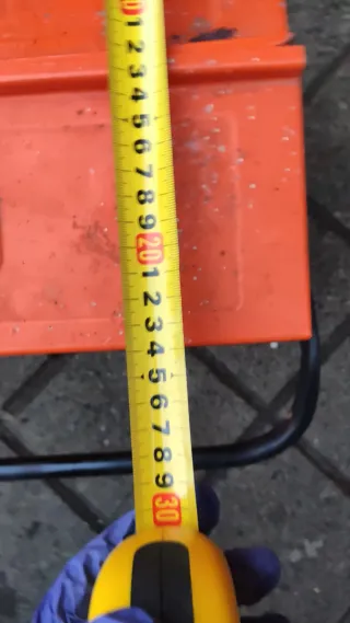 Caja de herramientas naranja de metal Palmera