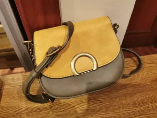 Bolso Parfois verde y amarillo. 19x17cm