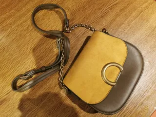 Bolso Parfois verde y amarillo. 19x17cm