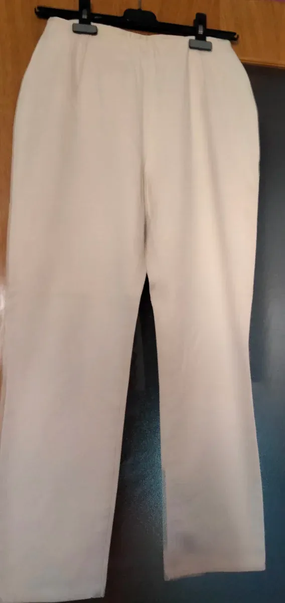 Pantalón de vestir beige señora
