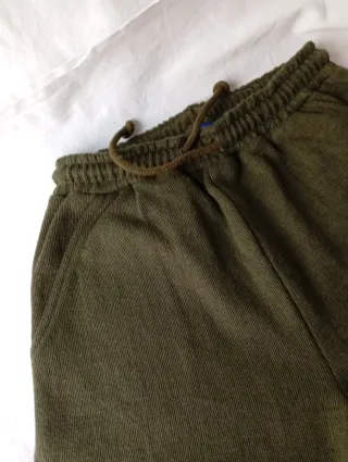 Pantalón chándal tejido punto verde oliva