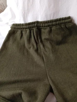 Pantalón chándal tejido punto verde oliva