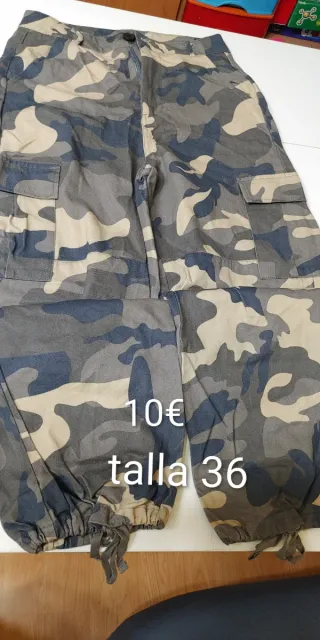 Pantalones cargo camuflaje talla 36
