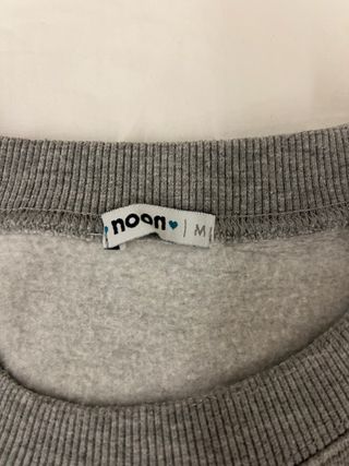 Sudadera gris con logo NOON