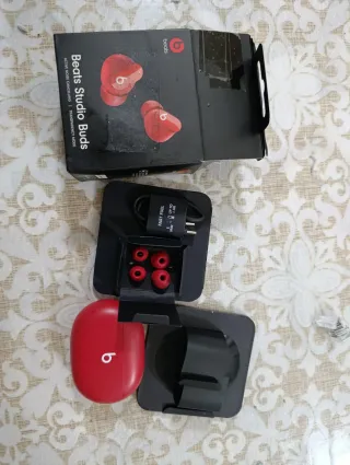 Beats Studio Buds Cuffiette Bluetooth Rosse