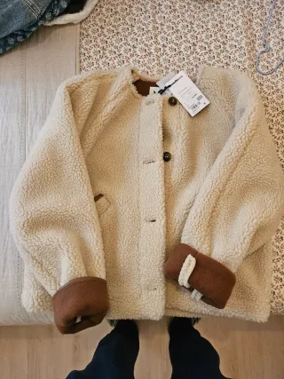 Cazadora borreguito bomber beige y marrón