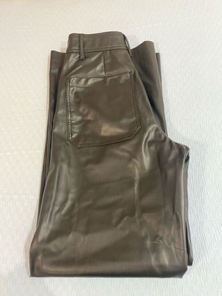 Pantalón de cuero Zara