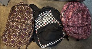 Lote 2 Mochilas Escolares Vans y Estampadas y roxy