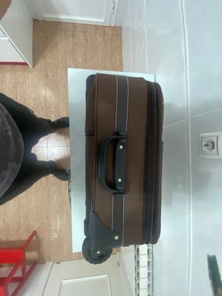 OFERTÓN!! MALETA DE VIAJE CON RUEDAS "JILIDA" 30L