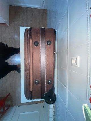 OFERTÓN!! MALETA DE VIAJE CON RUEDAS "JILIDA" 30L