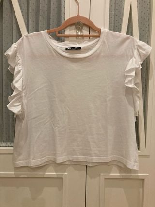 Camiseta volantes Zara