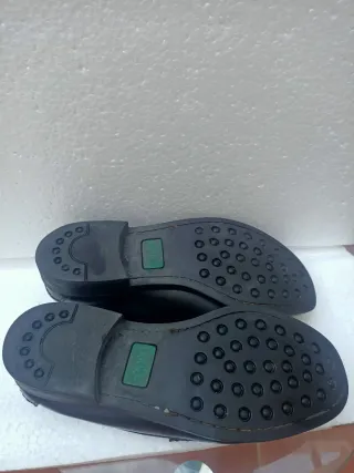 Zapatos de piel Moore negros