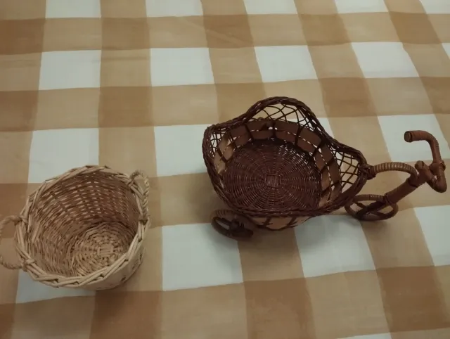 Lote 2 cestas mimbre