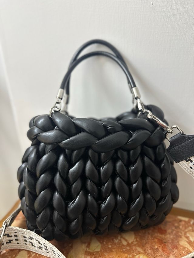 Borsa Marshmallow similpelle nera con tracolla