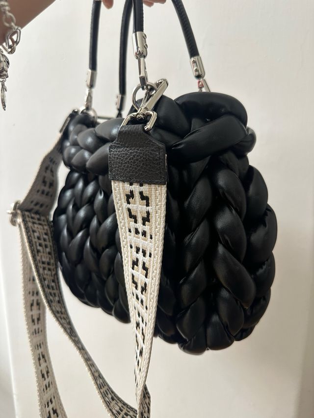 Borsa Marshmallow similpelle nera con tracolla