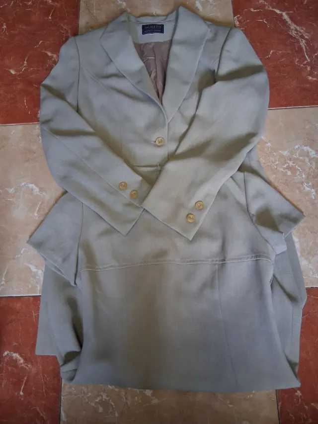 Lote MERLETTI Chaqueta y Vestido Beige