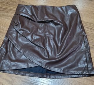 Minifalda polipiel marrón