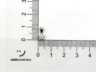 colgante oro 18k con piedra con diamante