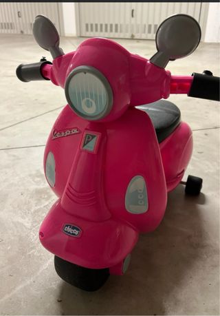 Vespa Primavera Italia Chicco Rosa