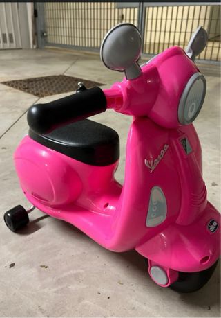 Vespa Primavera Italia Chicco Rosa