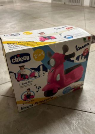 Vespa Primavera Italia Chicco Rosa