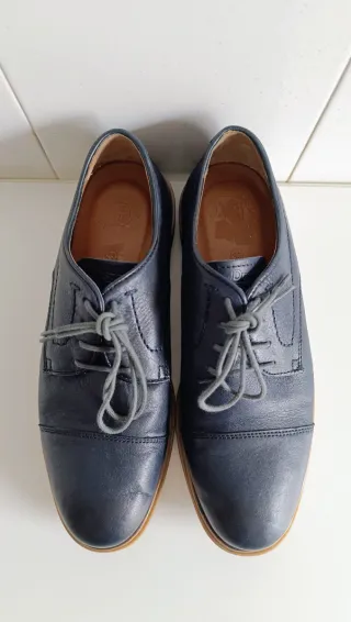 Zapatos de piel azul marino