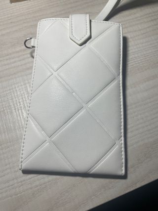 Bolso para móvil blanco acolchado