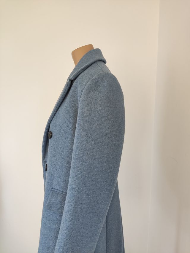 Abrigo azul clarito doble botonadura