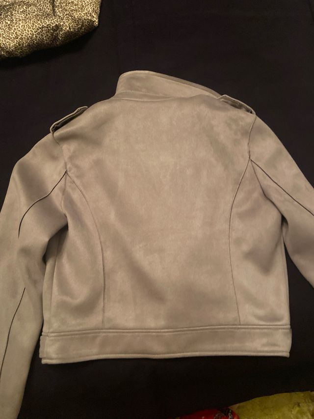 cazadora gris melocoton