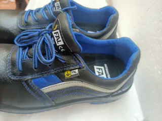 Zapatos de seguridad negros y azules