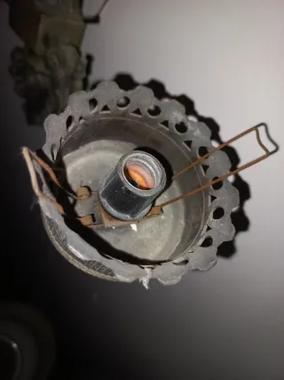 Aplique de pared antiguo con porcelana