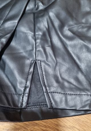 Falda pantalón polipiel negra