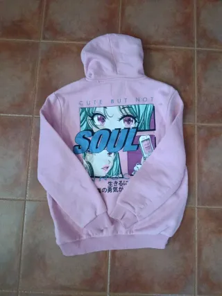 Sudadera rosa de Bershka.