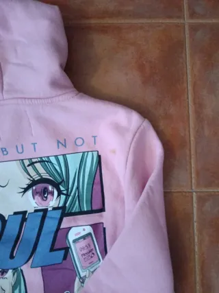 Sudadera rosa de Bershka.