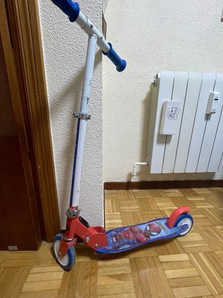 Patinete Spiderman 5-7 años
