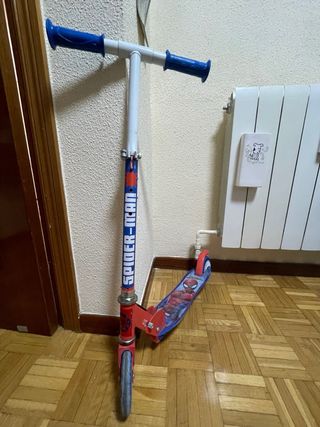 Patinete Spiderman 5-7 años